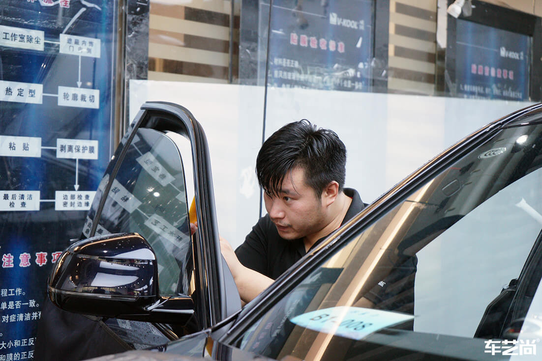 宝马X6贴威固玻璃膜，安全隔热效果好！（2）