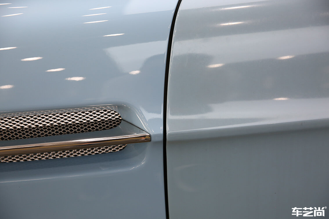 蓝色阿斯顿马丁选择车艺尚进行车辆清洗（18）