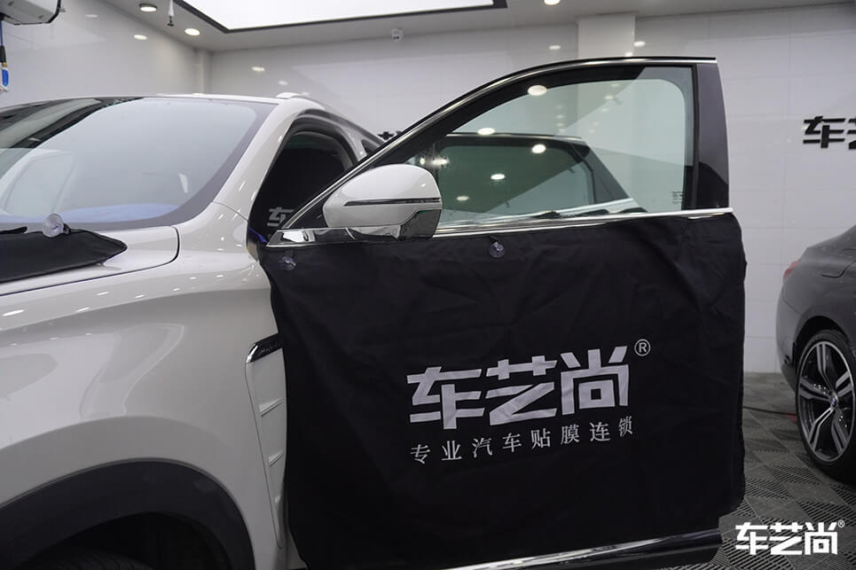 荣威RX5施工威固玻璃膜，施工流程+效果图展示（1）