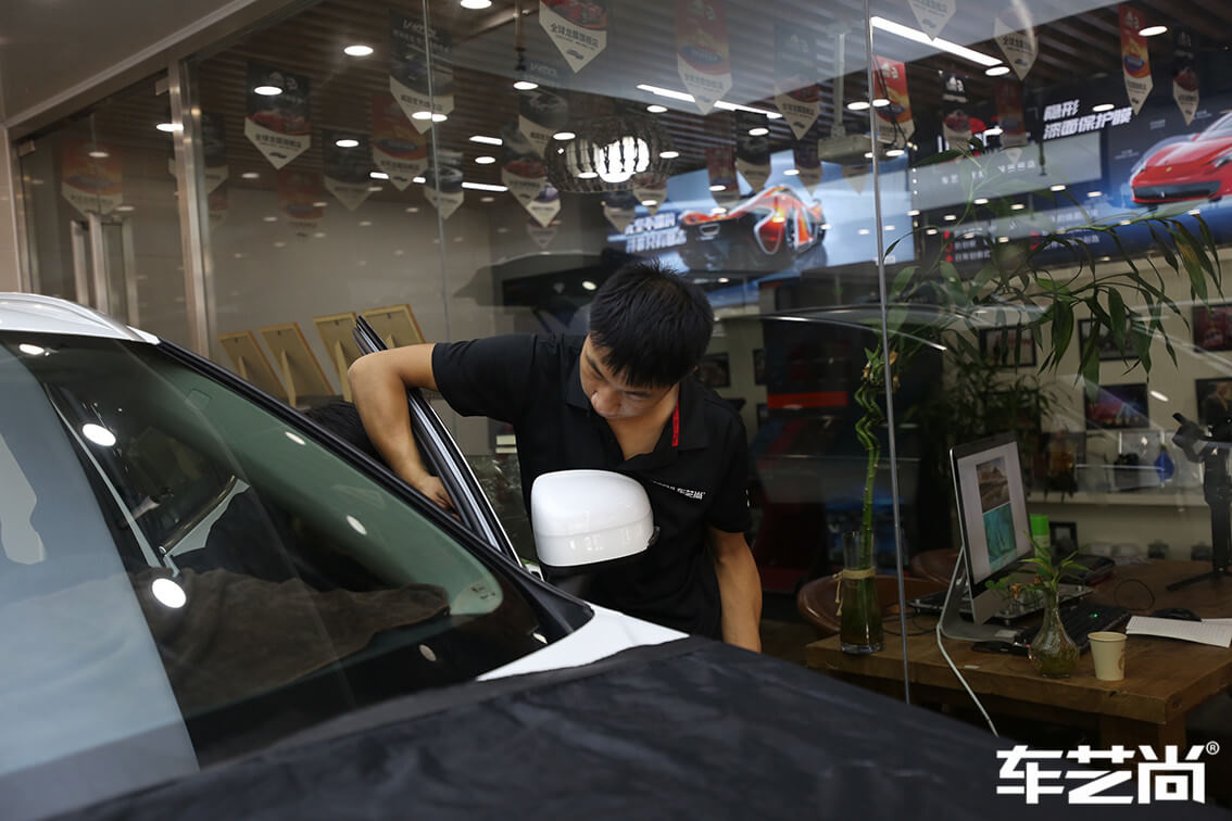 汽车贴膜后下雨应该怎么办