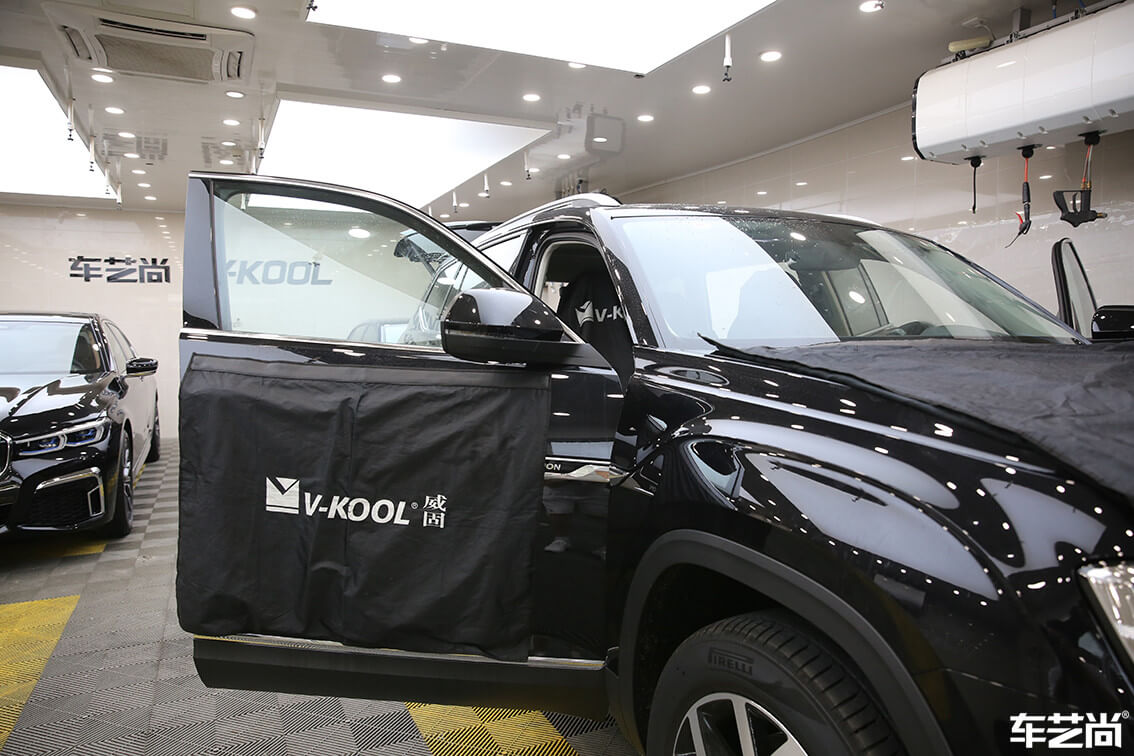 大众380 TSI施工威固玻璃膜（3）