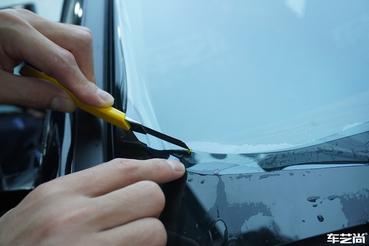 宝马3系装贴威固隔热膜，施工流程展示（10）