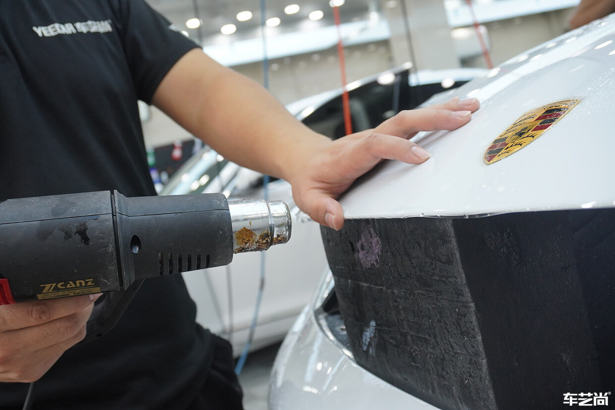 保时捷卡宴装贴威固隐形车衣，施工流程展示（13）