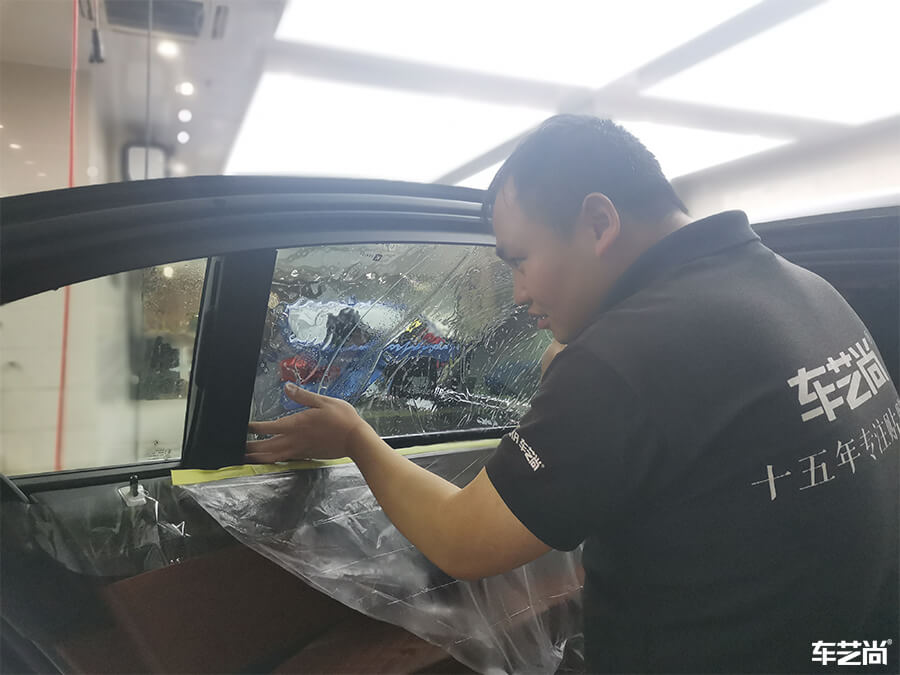 宝马7系装贴威固V70+K35，施工流程展示（5）