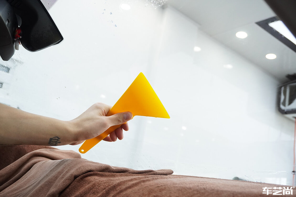 宝马3系装贴威固隔热膜，施工流程展示（7）