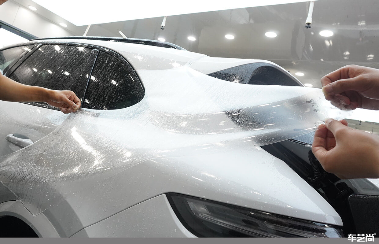保时捷卡宴装贴威固隐形车衣，施工流程展示（8）