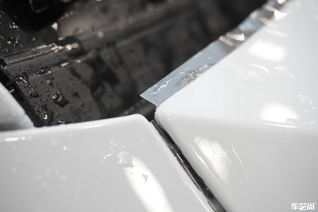保时捷卡宴装贴威固隐形车衣，施工流程展示（6）