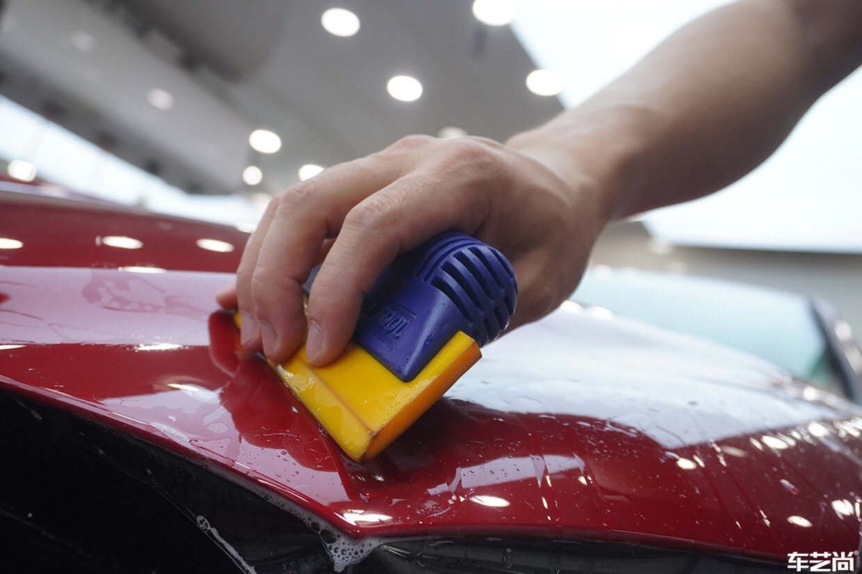 捷豹XEL装贴威固漆面保护膜流程展示（6）