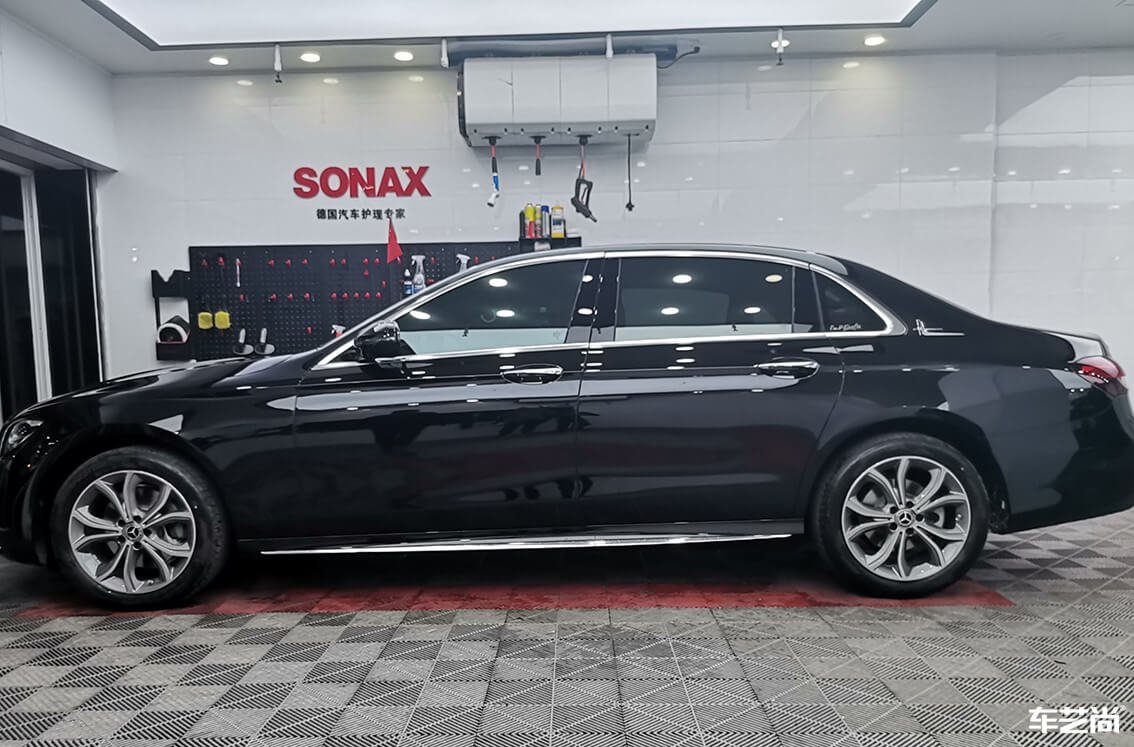 奔驰E300L施工威固漆面保护膜案例流程展示（15）