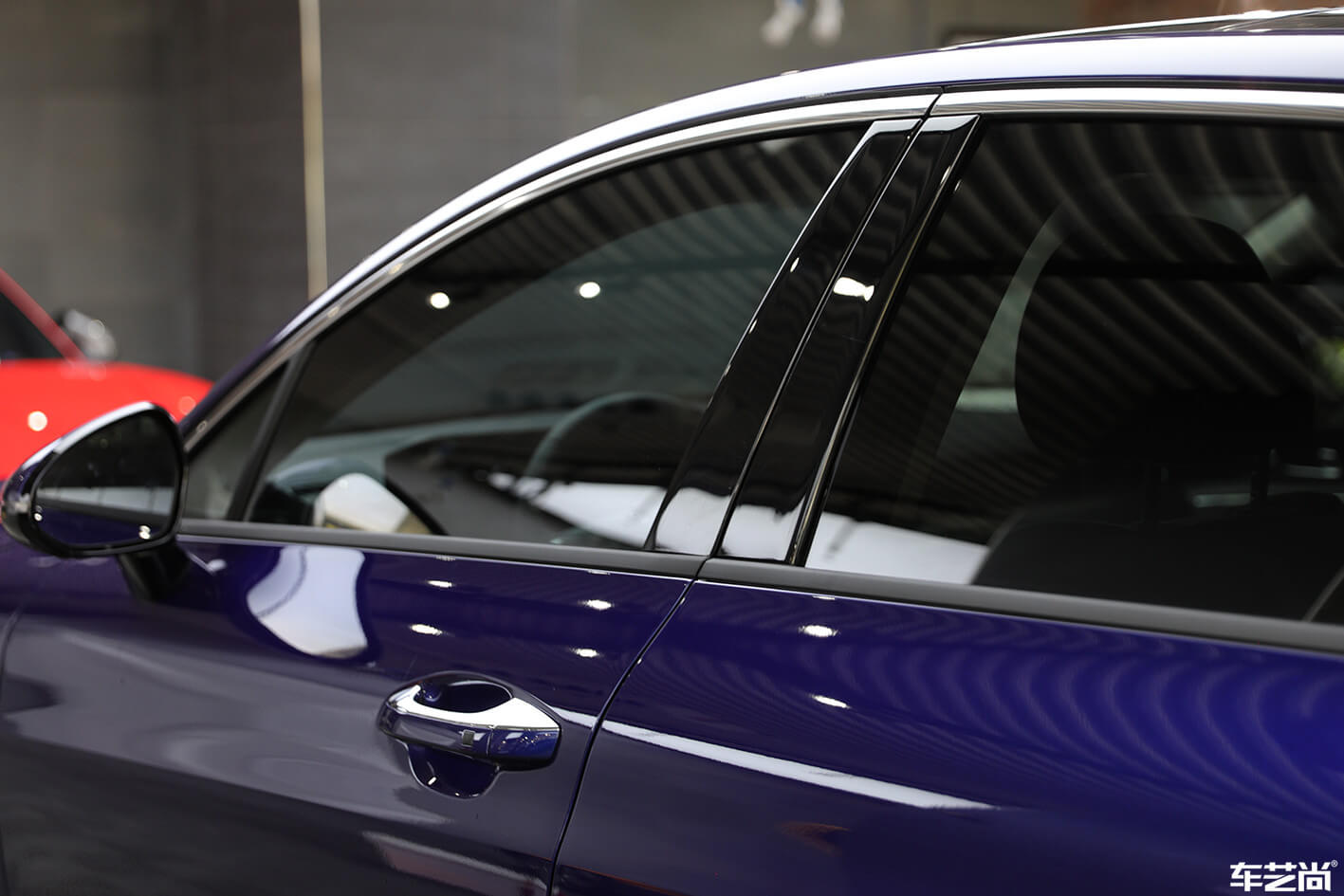 蓝色起亚K5施工V-KOOL隔热膜，施工效果展示（8）
