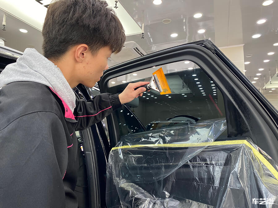 保时捷卡宴装贴威固VK70-K35，施工流程展示（6）