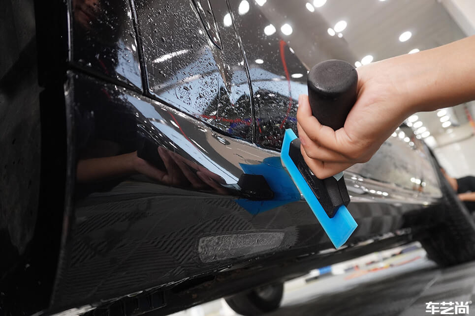宝马X5装贴威固隐形车衣，施工流程展示（10）