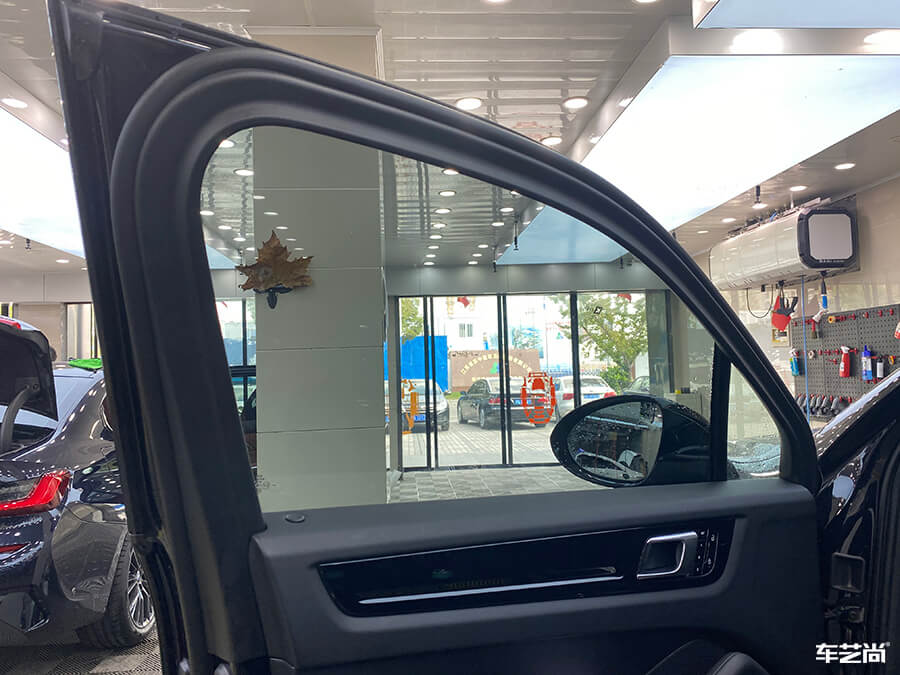 保时捷卡宴装贴威固VK70-K35，施工流程展示（11）