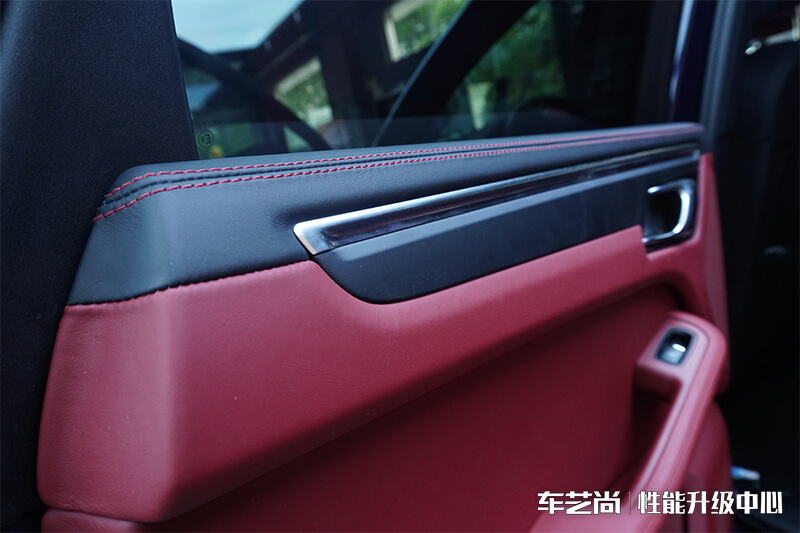 保时捷Nappa纯手工真皮内饰车门效果图