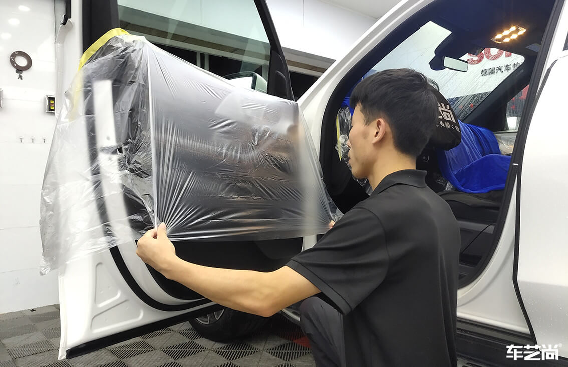 奔驰装贴威固隔热膜 车艺尚御水店施工（3）