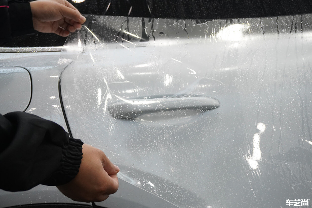 保时捷卡宴装贴威固隐形车衣，施工流程展示（11）