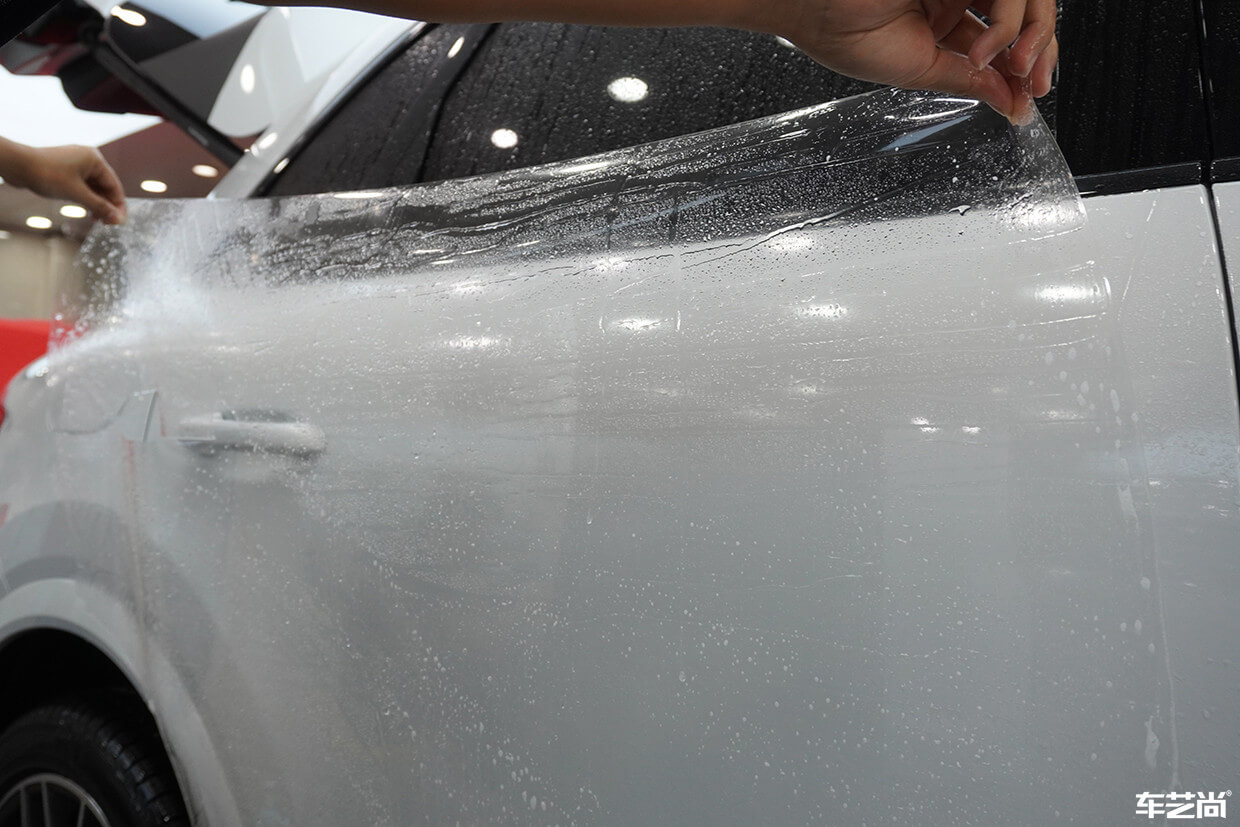 保时捷卡宴装贴威固隐形车衣，施工流程展示（5）