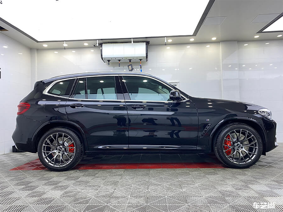 宝马X3在车艺尚装贴威固隔热膜施工流程展示（12）