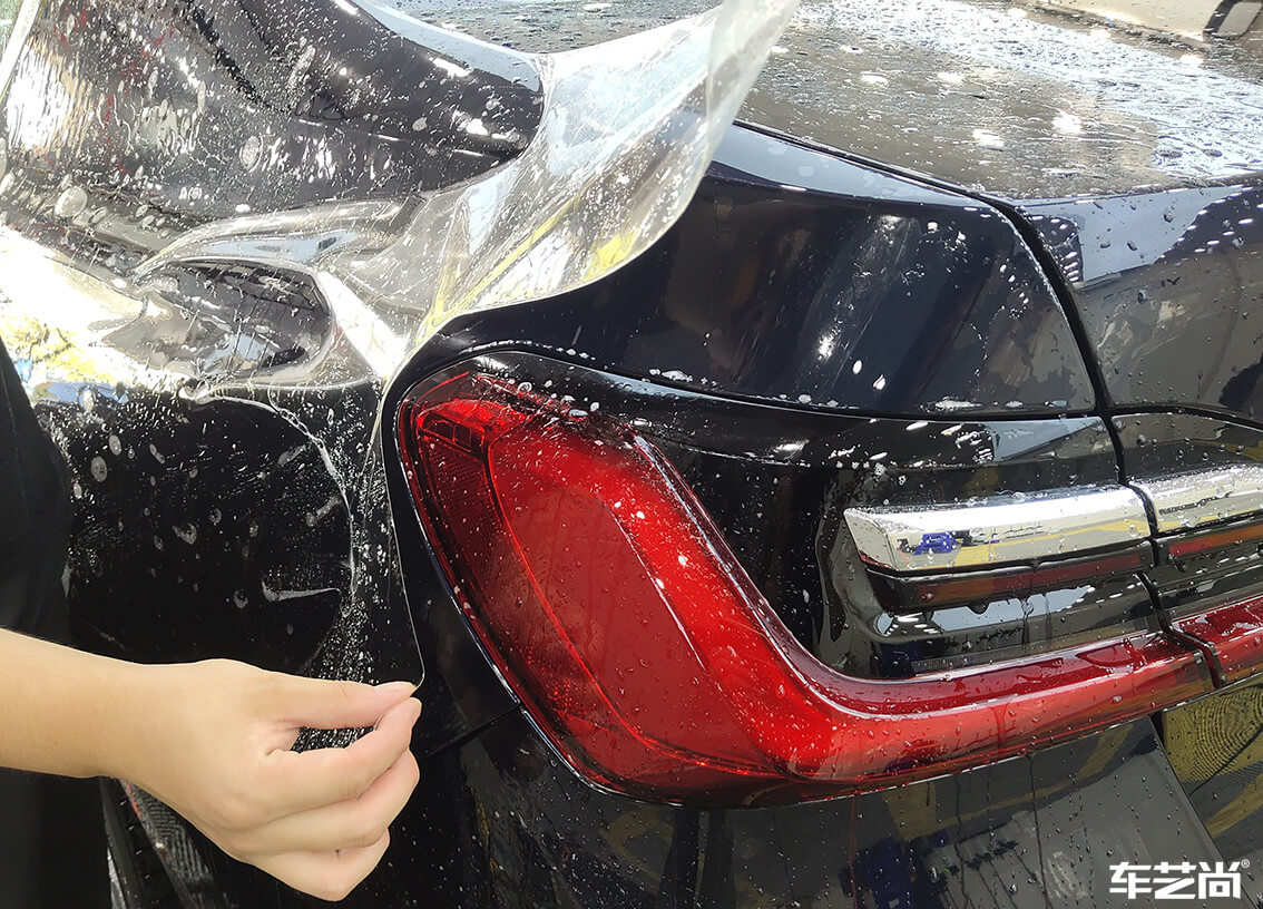 宝马7系装贴威固隐形车衣，施工流程展示（7）