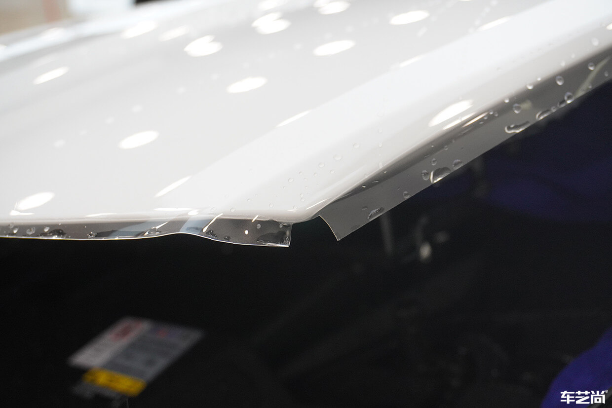 保时捷卡宴装贴威固隐形车衣，施工流程展示（9）