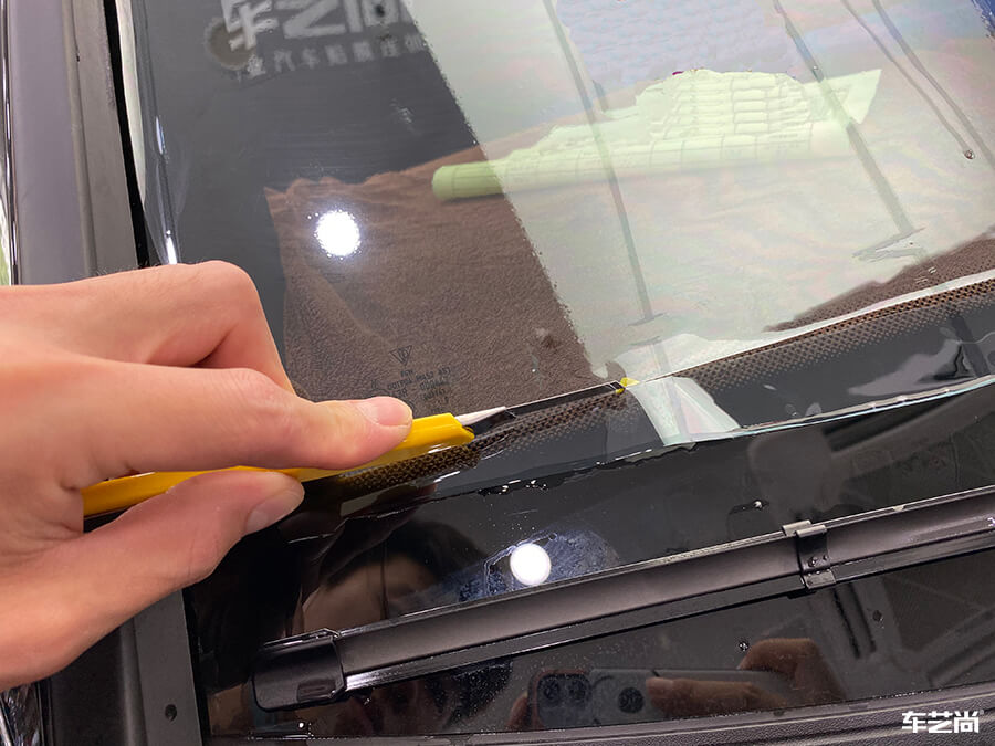 保时捷卡宴装贴威固VK70-K35，施工流程展示（8）