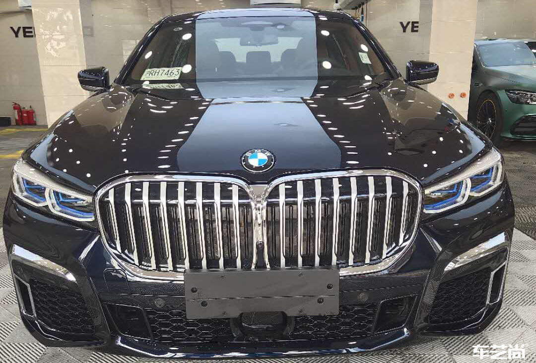 宝马7系装贴威固隐形车衣，施工流程展示（15）