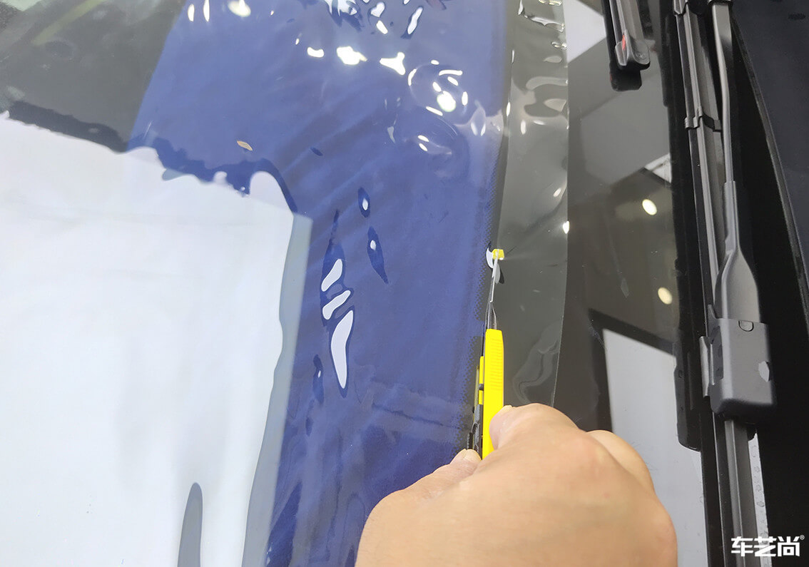 奔驰E300L施工威固漆面保护膜案例流程展示（6）