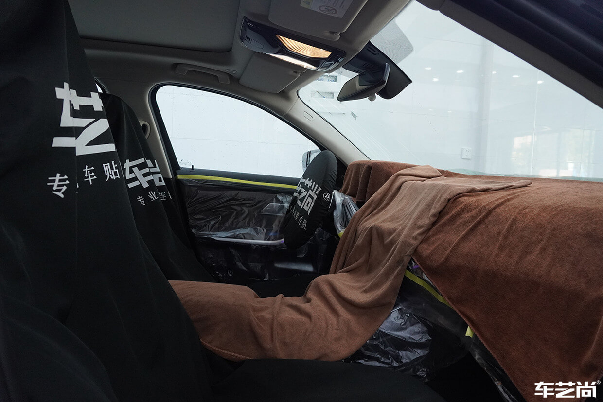 宝马3系装贴威固隔热膜，施工流程展示（4）