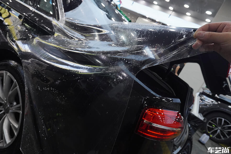 奥迪 A8装贴威固隐形车衣，施工流程展示（8）