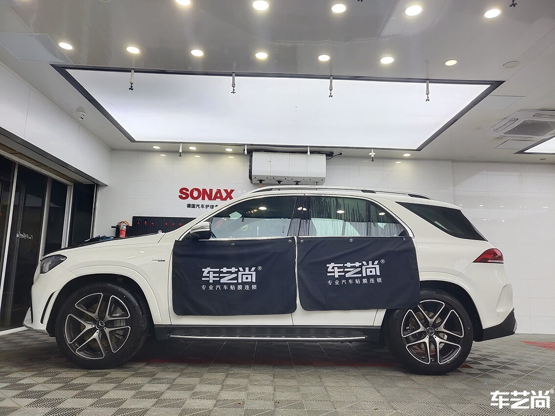 奔驰装贴威固隔热膜 车艺尚御水店施工（4）