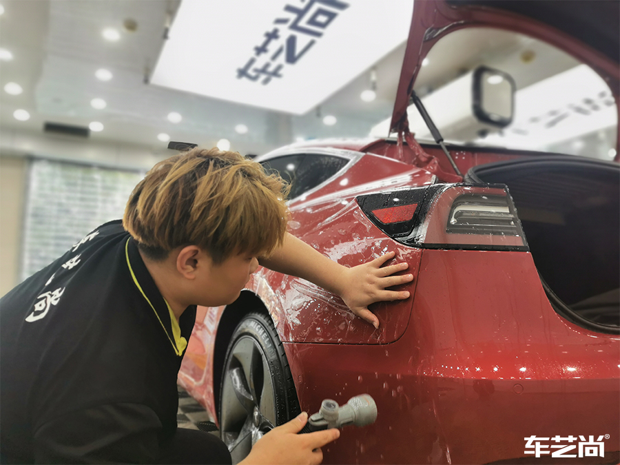 特斯拉Model 3施工威固隔热膜案例流程展示（9）
