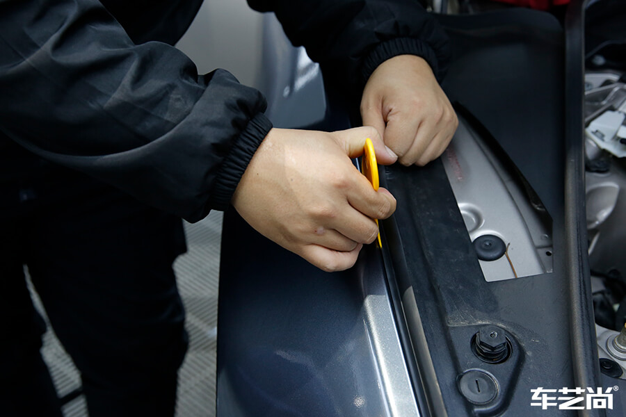 车身改色贴膜怎么样？施工流程展示（9）