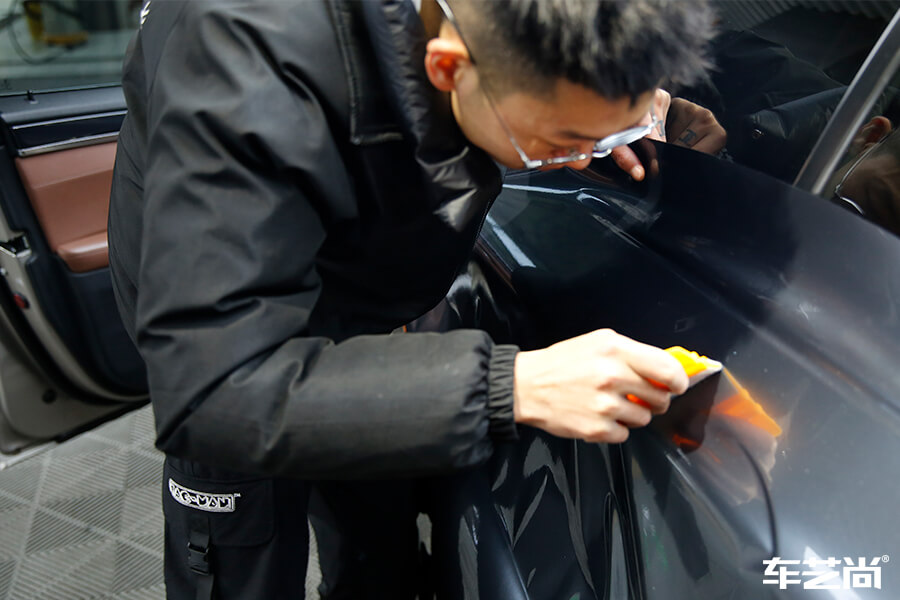 车身改色贴膜怎么样？施工流程展示（7）