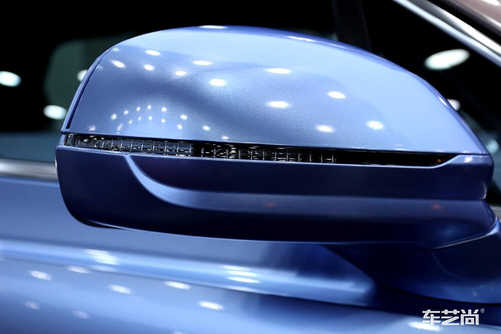 宾利添越车身改色