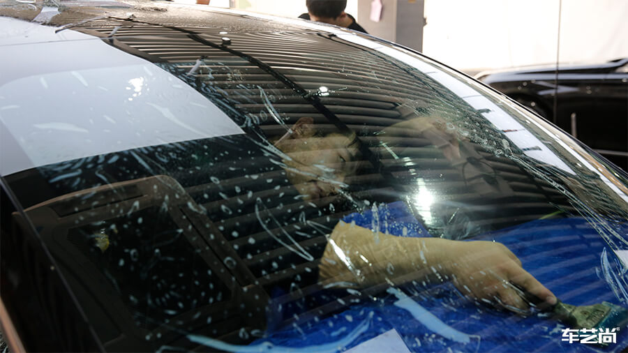 特斯拉Model 3施工威固隔热膜，施工流程展示（5）