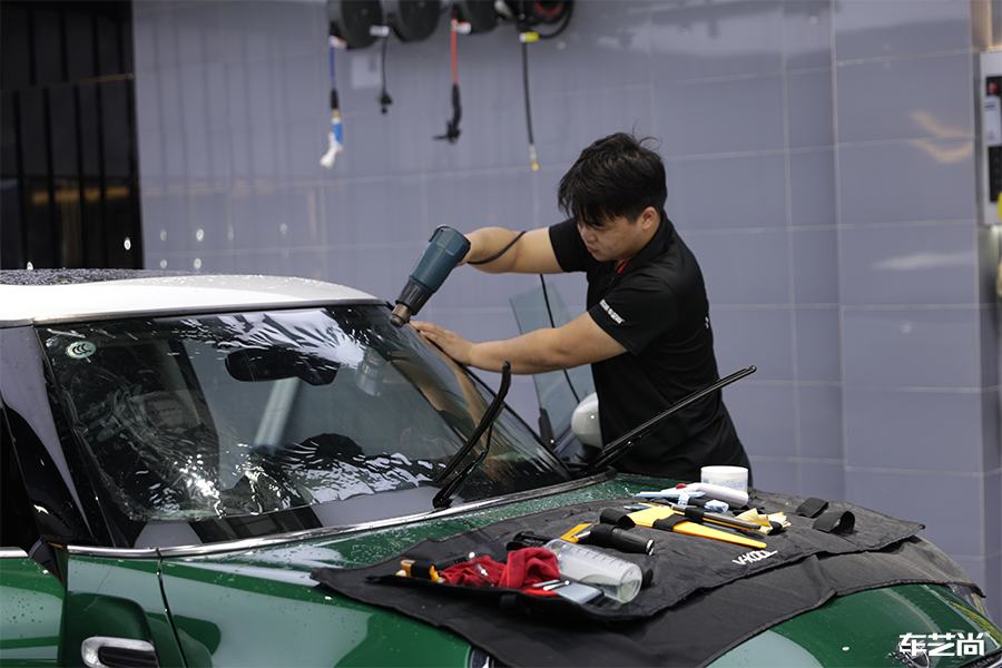 宝马mini施工隔热膜，体验“非一般”的保护（7）