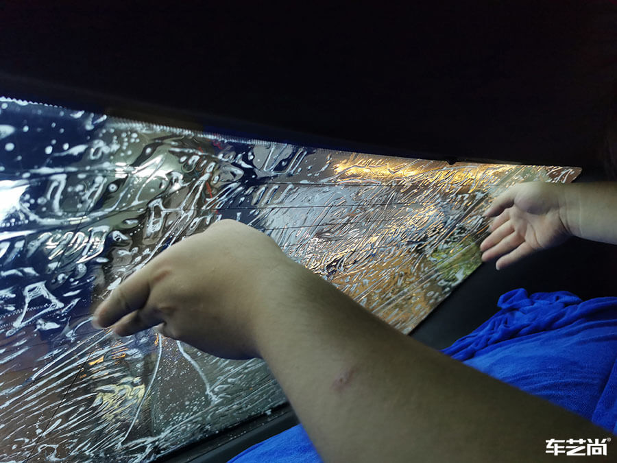 凯迪拉克装贴威固隔热膜，施工案例展示（4）