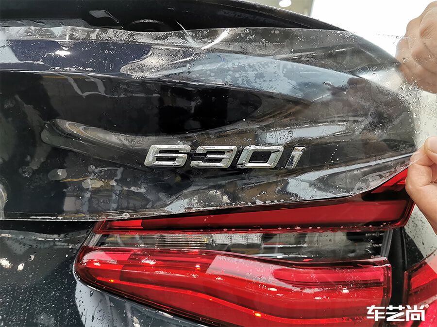 宝马6GT装贴威固隐形车衣，施工流程展示（9）