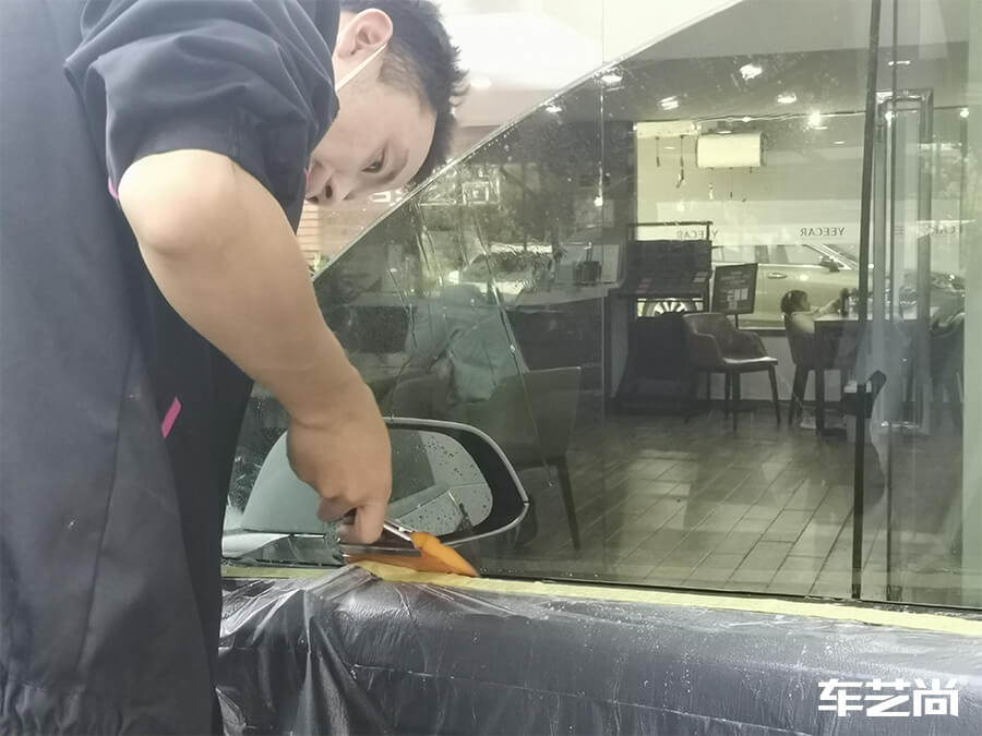 上海车艺尚为特斯拉 Model3施工威固玻璃膜（7）