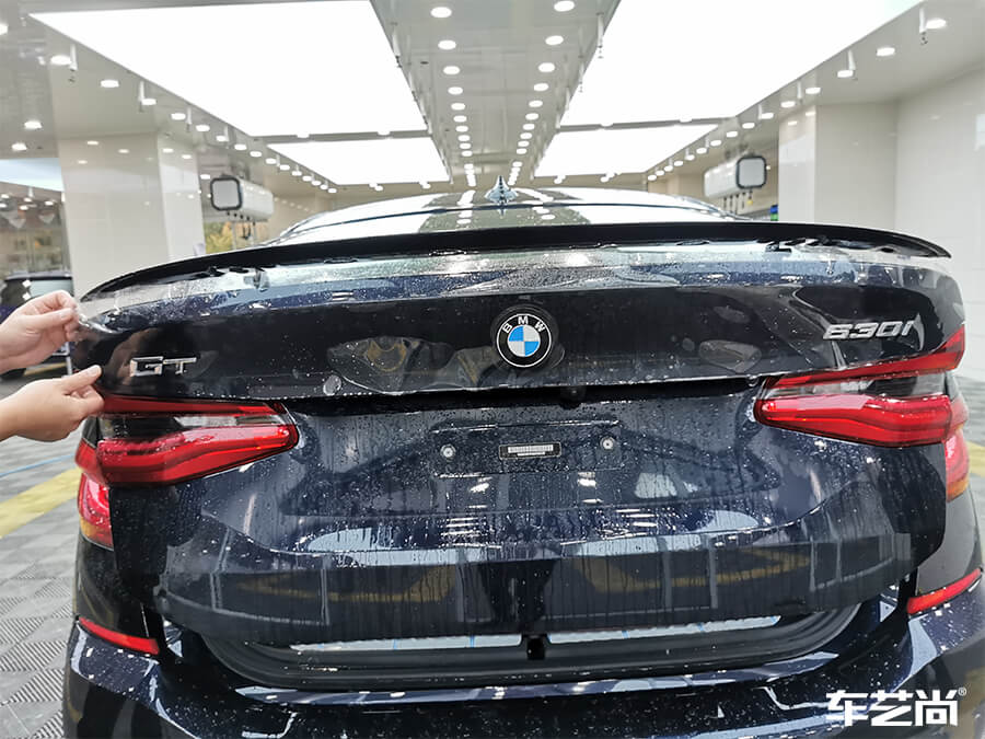 宝马6GT装贴威固隐形车衣，施工流程展示（7）
