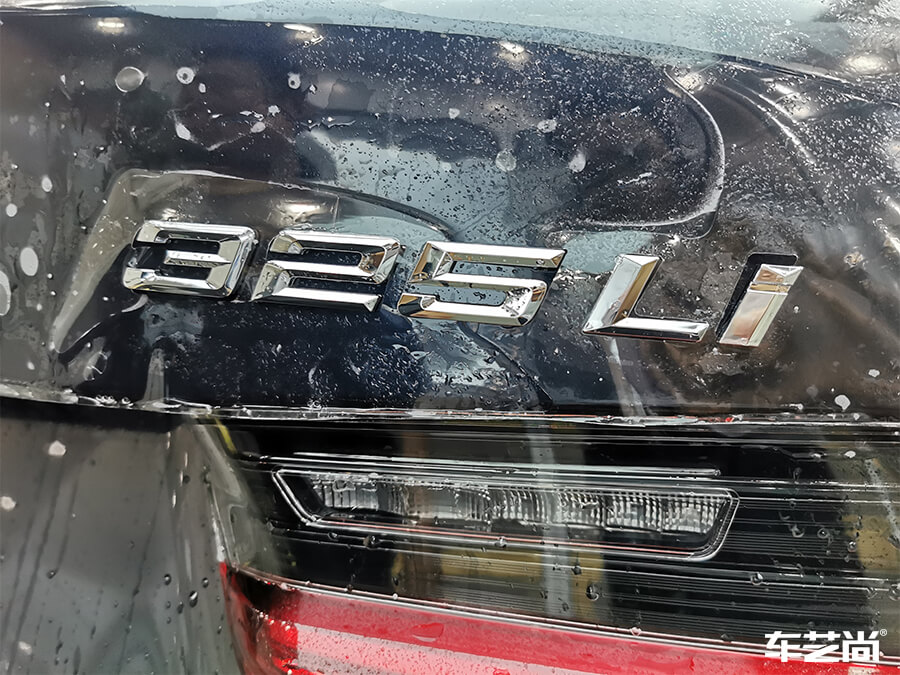 宝马325Li装贴威固隐形车衣，施工流程展示（8）