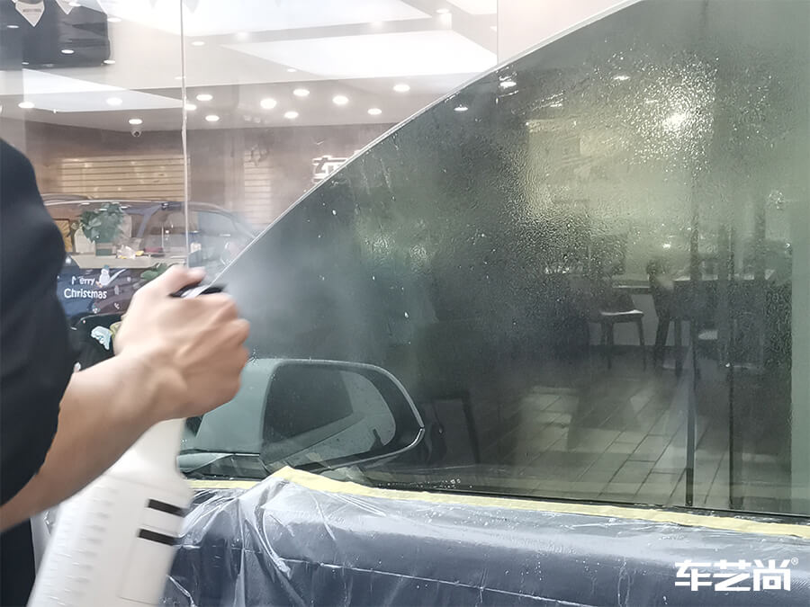 上海车艺尚为特斯拉 Model3施工威固玻璃膜（6）