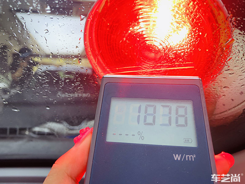 欧拉施工威固V-KOOL隔热膜过程（图四  施工前测试）