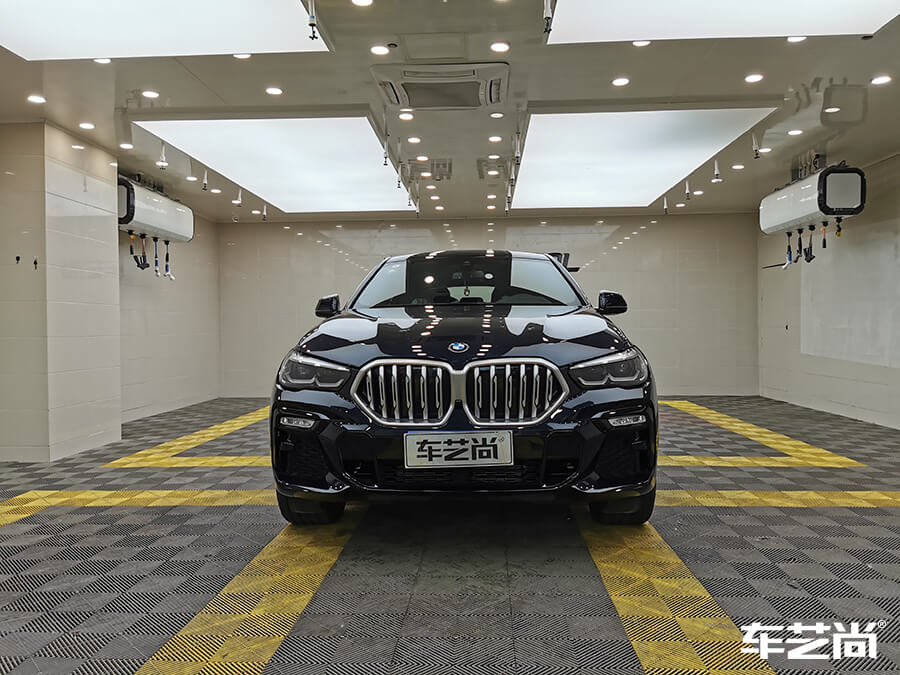 宝马X6装贴威固隐形车衣施工流程展示（14）