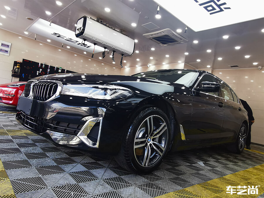 宝马5系装贴威固隐形车衣，施工流程展示（10）