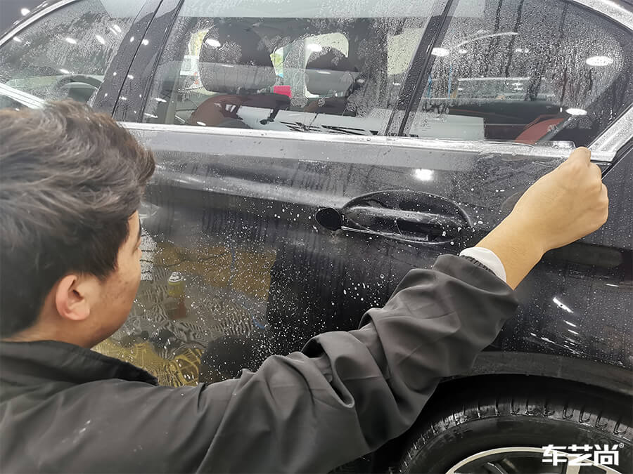 宝马5系装贴威固隐形车衣，施工流程展示（2）