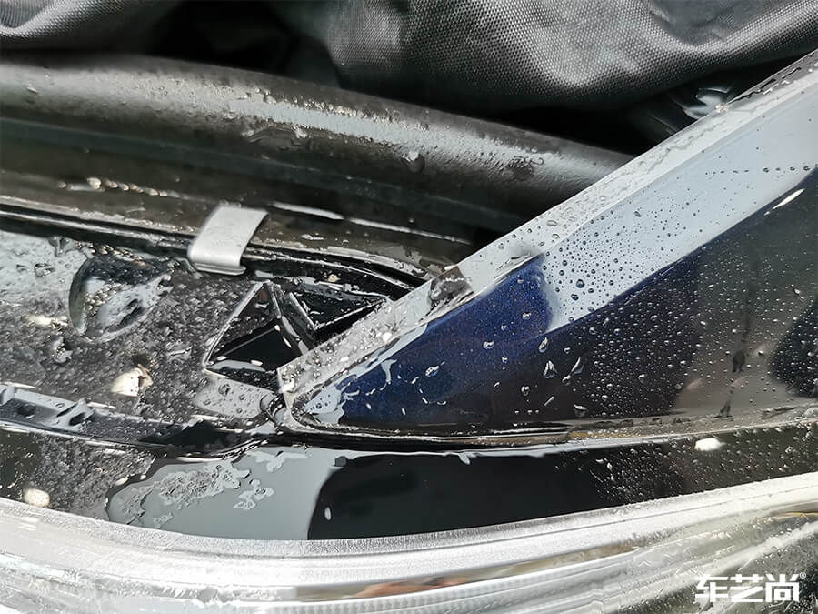 宝马325Li装贴威固隐形车衣，施工流程展示（9）