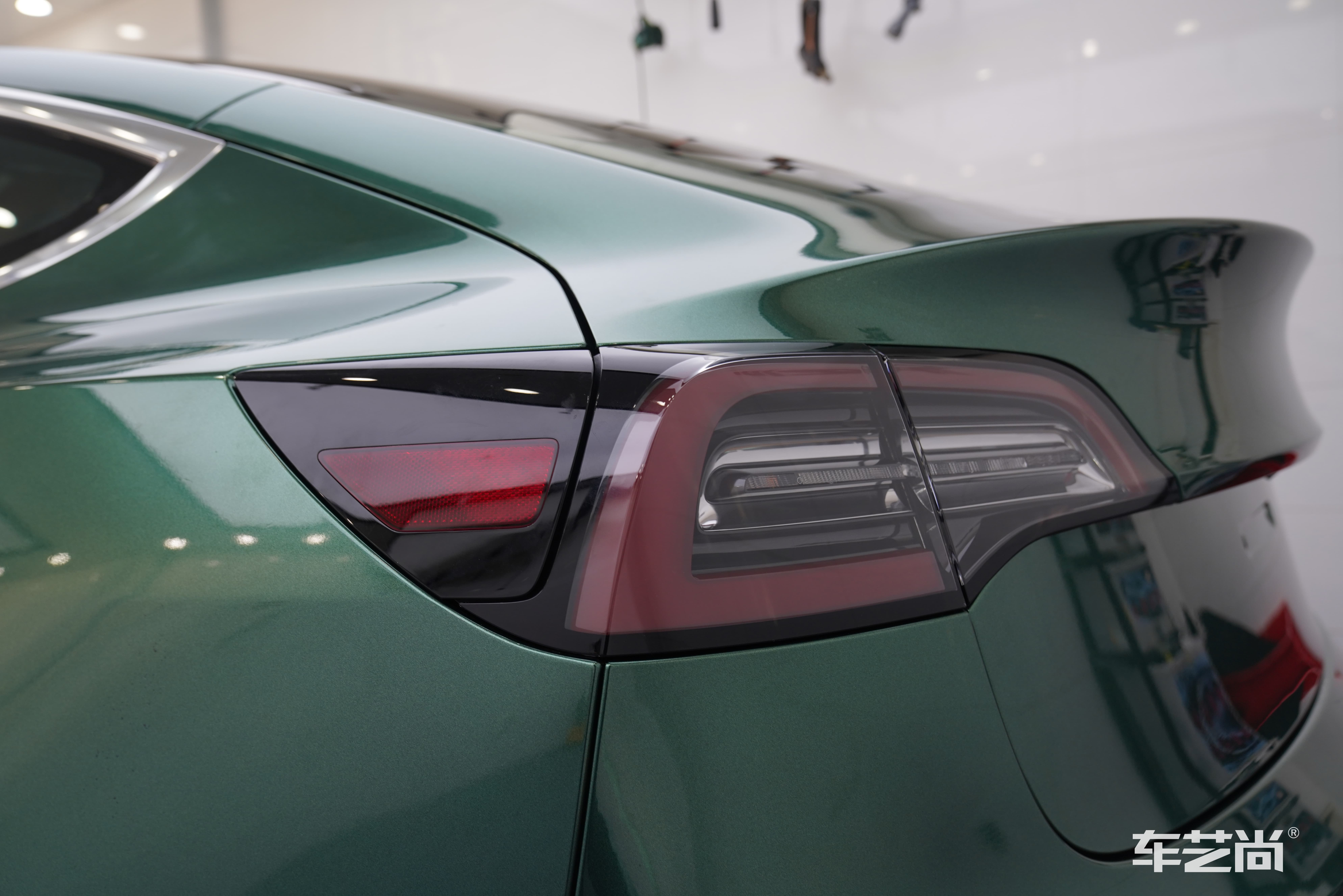 特斯拉Model 3 施工改色膜好看吗？