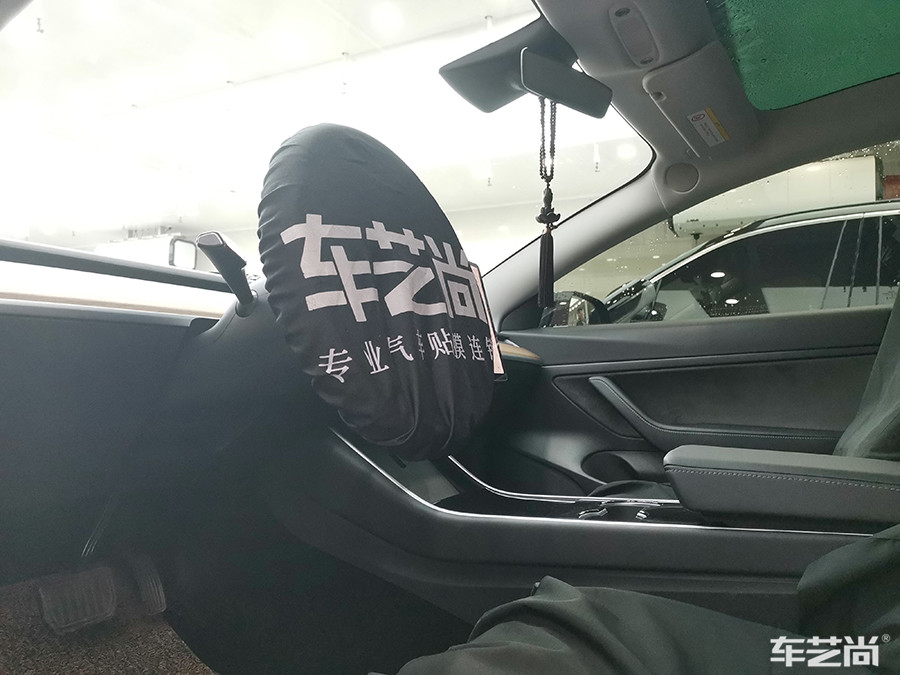 特斯拉Model 3施工威固隔热膜过程展示（图三）