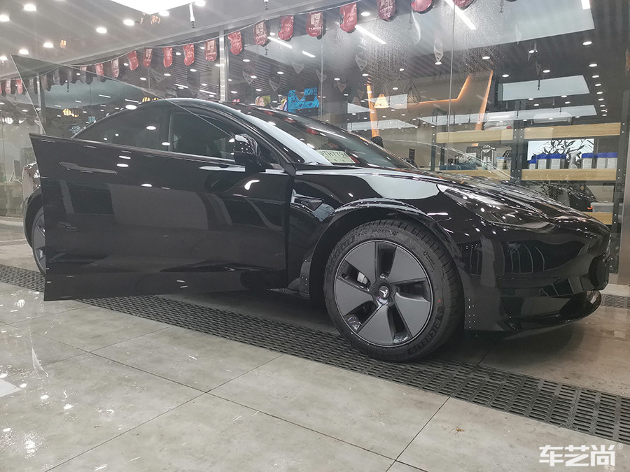 特斯拉Model 3施工威固隔热膜效果展示（图三）